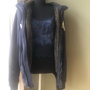 Abercrombie & Fitch - Wolf Jaw Jacket. Unisex.